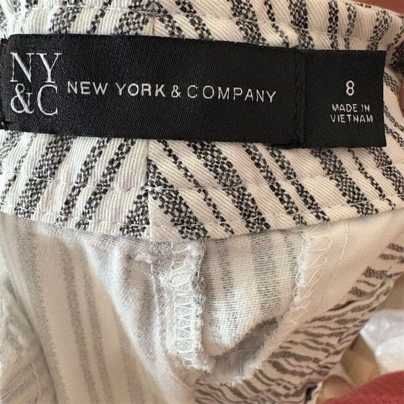 NY & Co Women's Striped Shorts Size 8 Multicolor Casual Summer - Picture 3 of 3